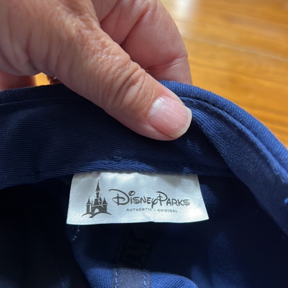 DISNEY PARKS Minnie Mouse Bow
Baseball Hat
$18 Size: OS Disney - Picture 4 of 5